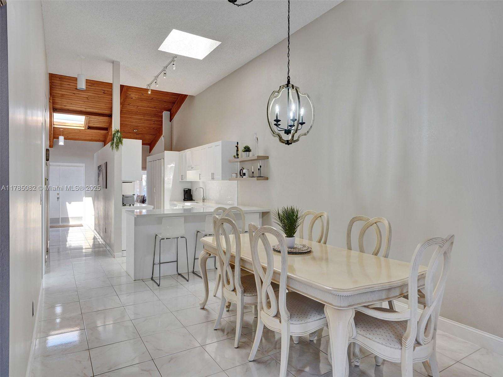 2667 Parkview Dr, Hallandale Beach, FL 33009 | Picture 7