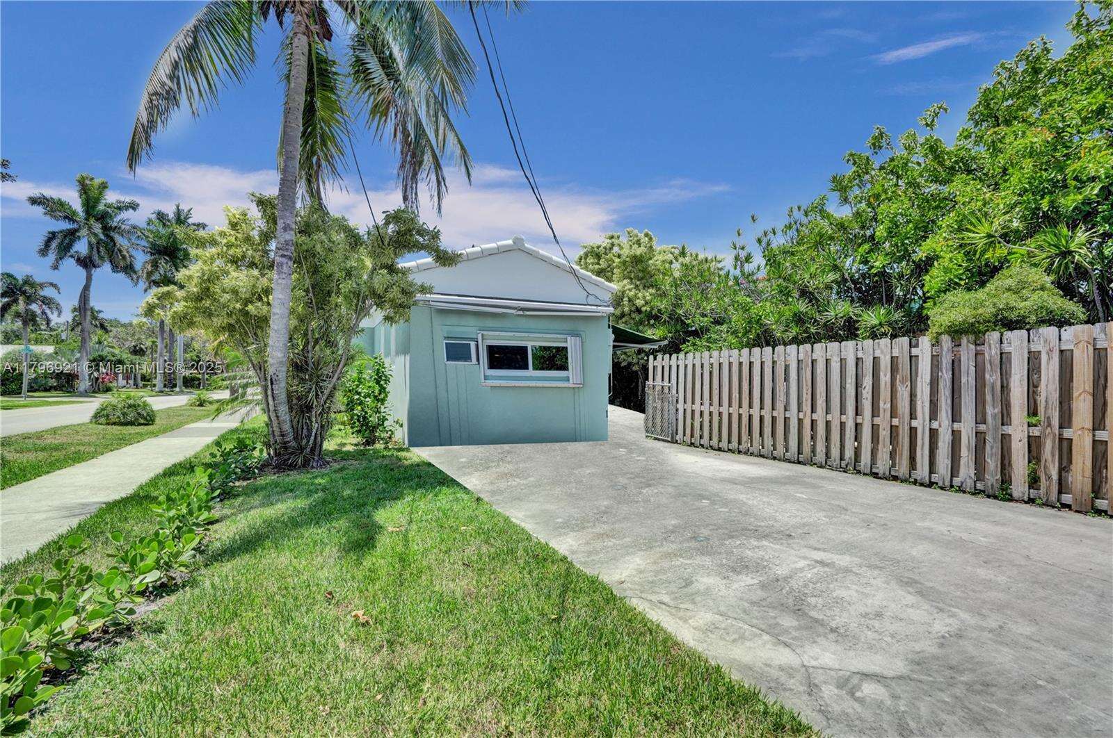 326 14th Ave, Hollywood, FL 33020 - For Sale photo 18