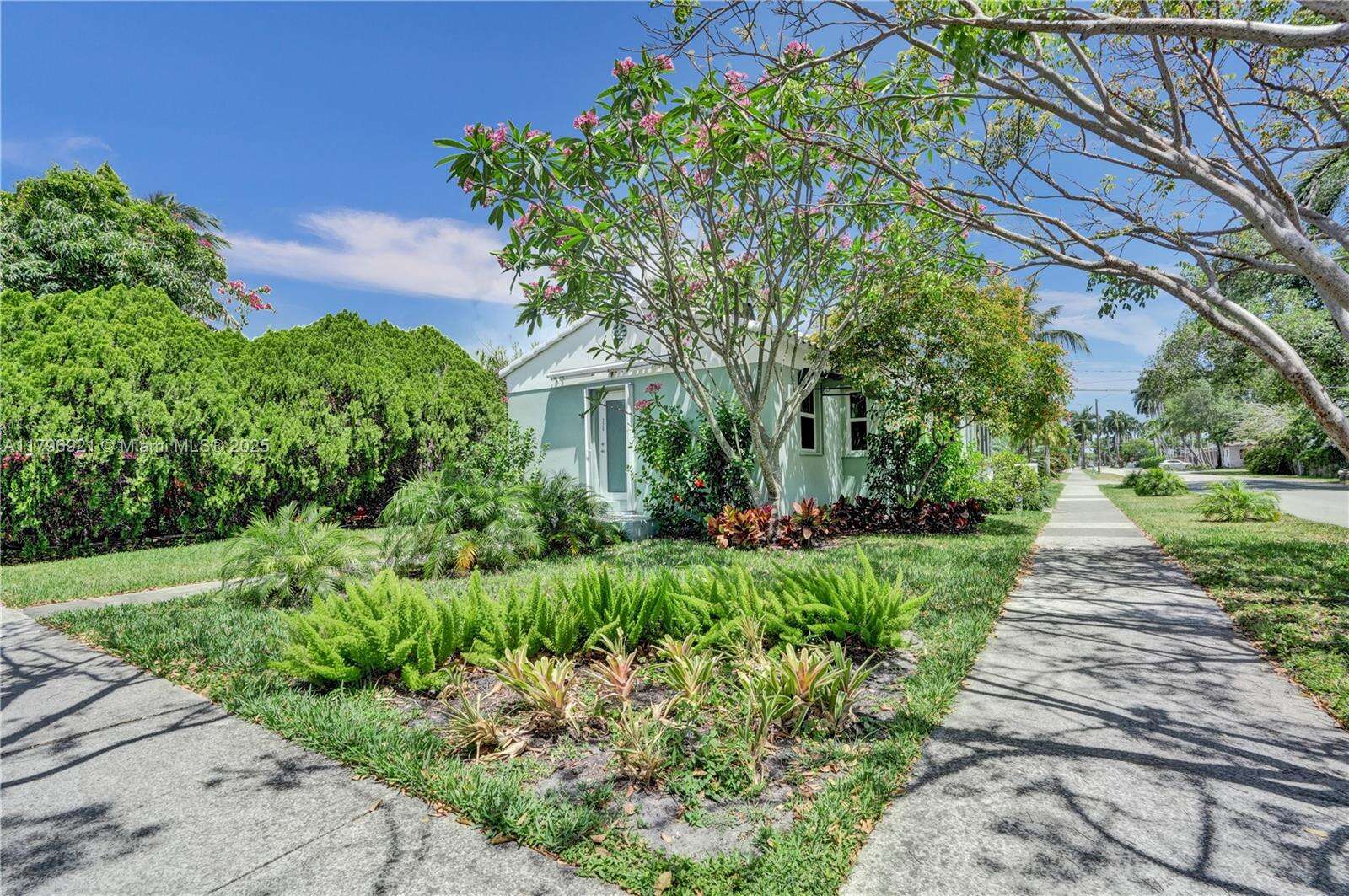 326 14th Ave, Hollywood, FL 33020 - For Sale photo 3