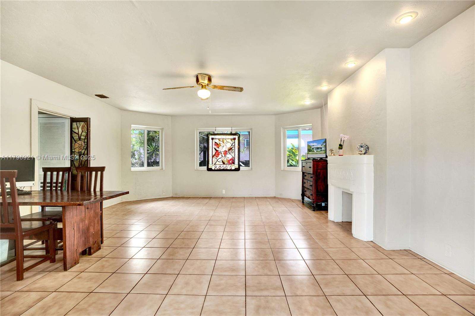 326 14th Ave, Hollywood, FL 33020 - For Sale photo 5