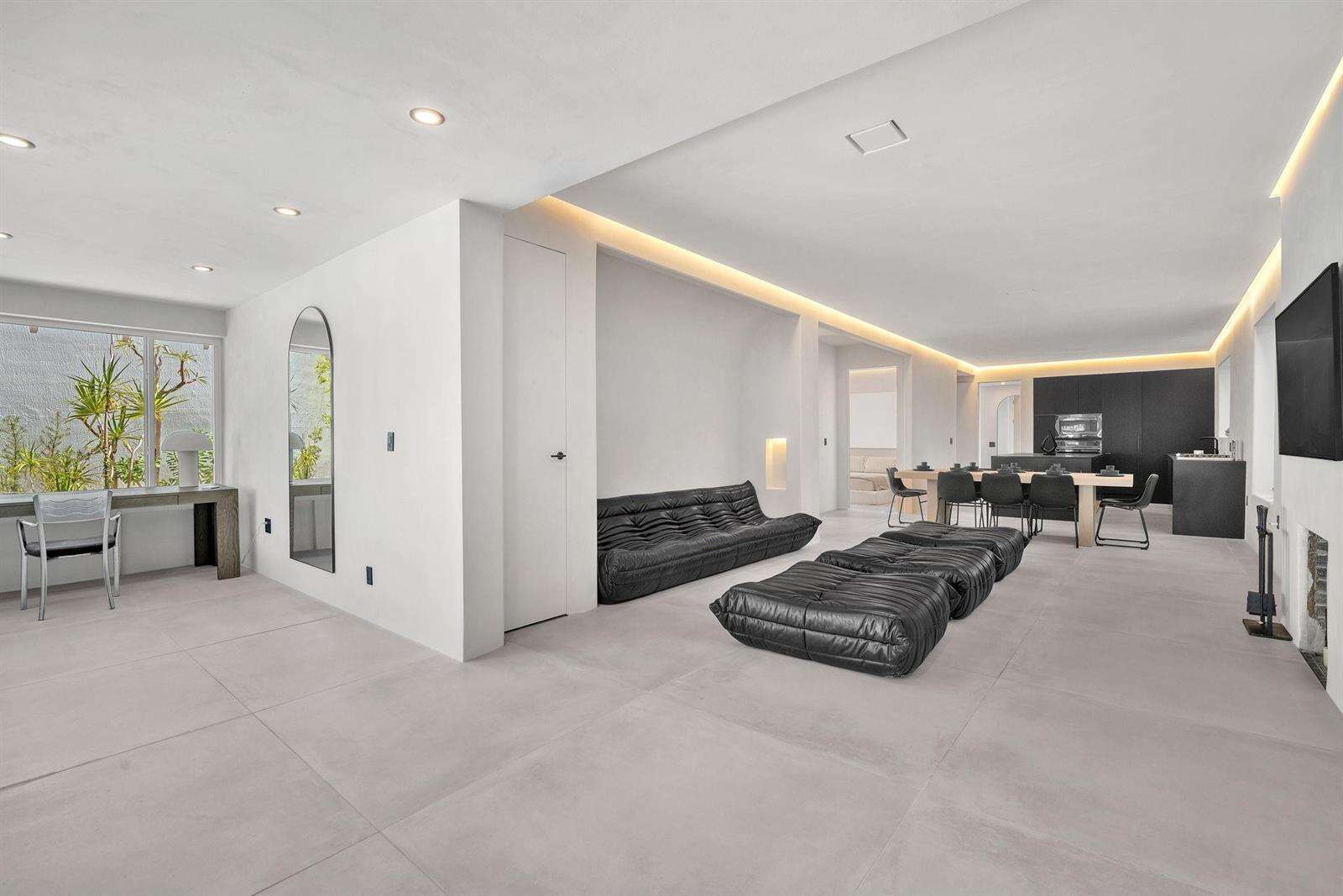 120 25th, Miami, FL 33137 - For Sale photo 1