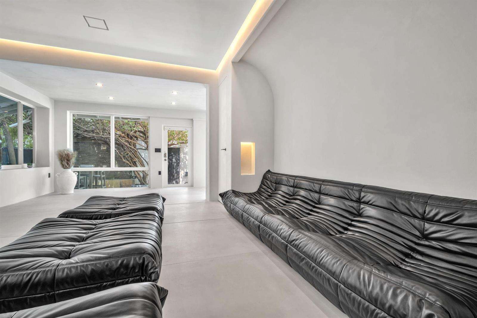120 25th, Miami, FL 33137 - For Sale photo 3