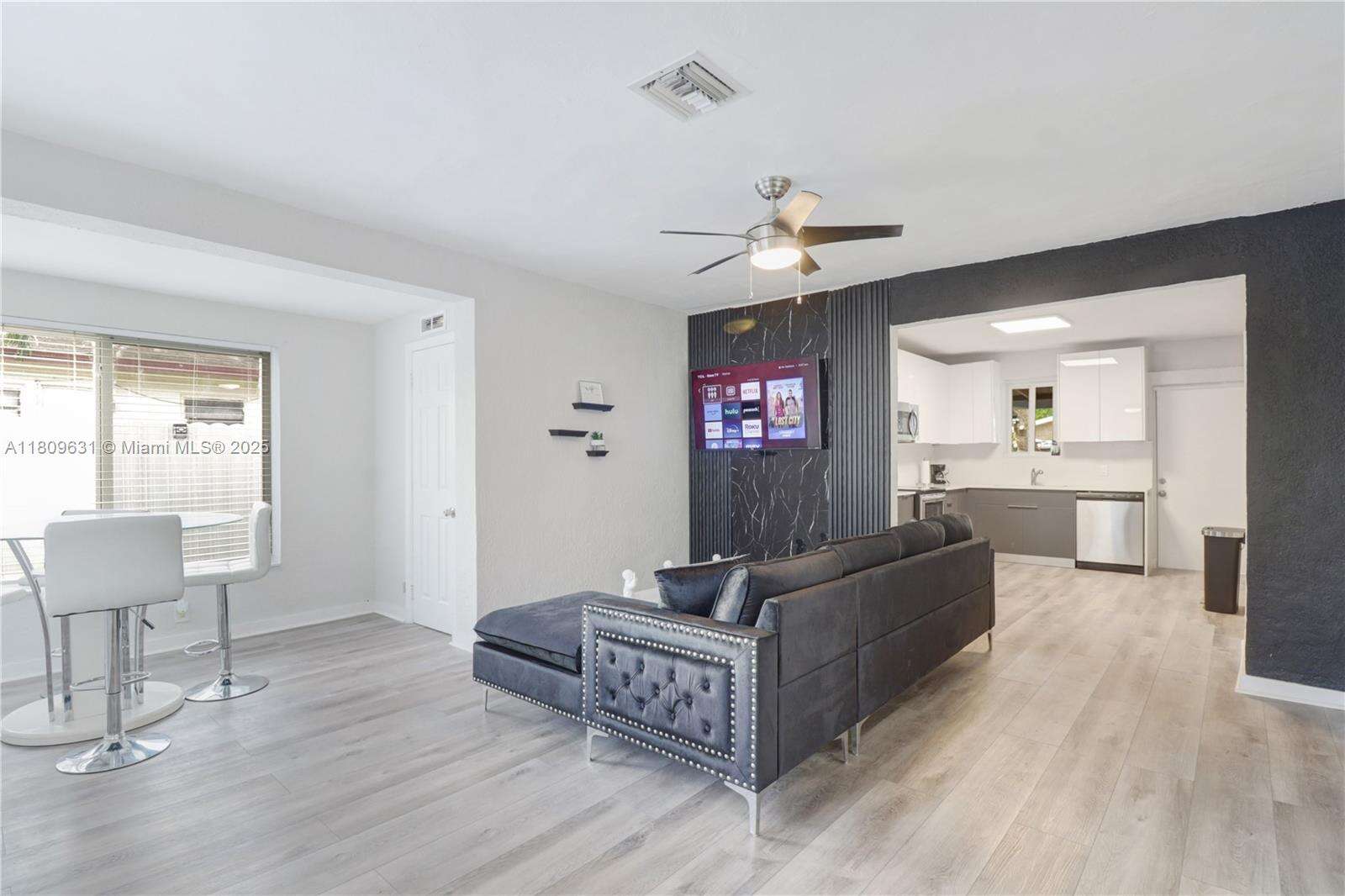 6039 38th St, Miramar, FL 33023 - For Sale photo 4