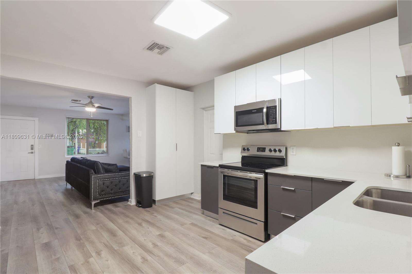6039 38th St, Miramar, FL 33023 - For Sale photo 6