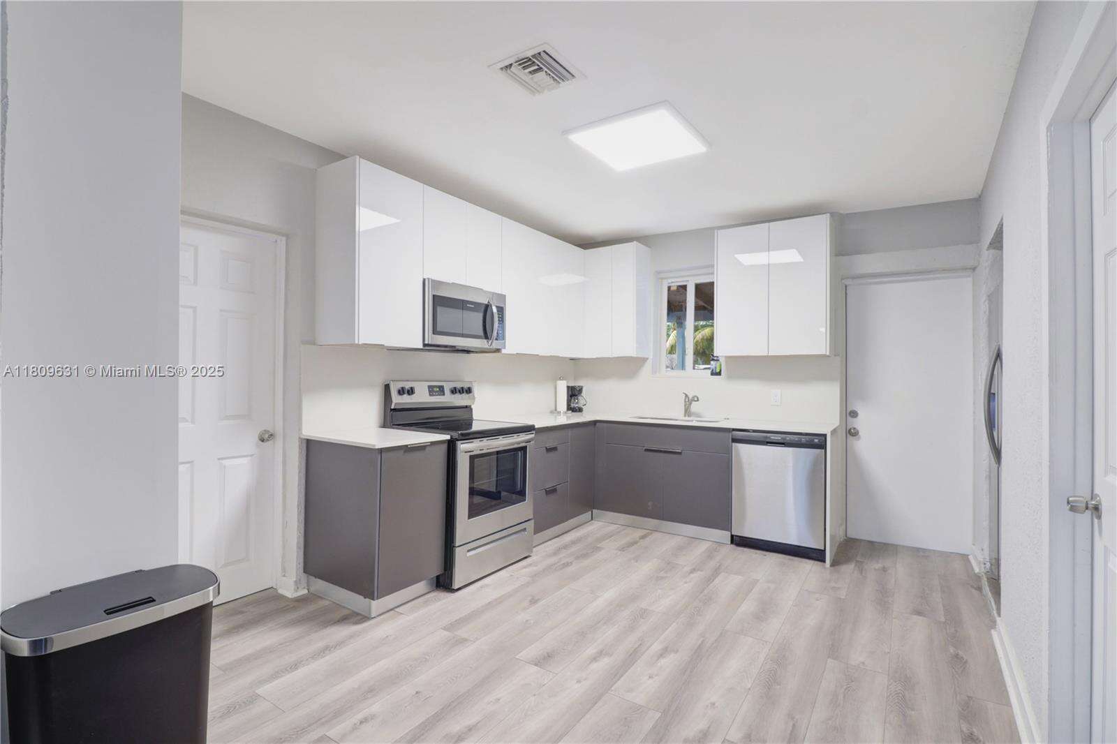 6039 38th St, Miramar, FL 33023 - For Sale photo 9