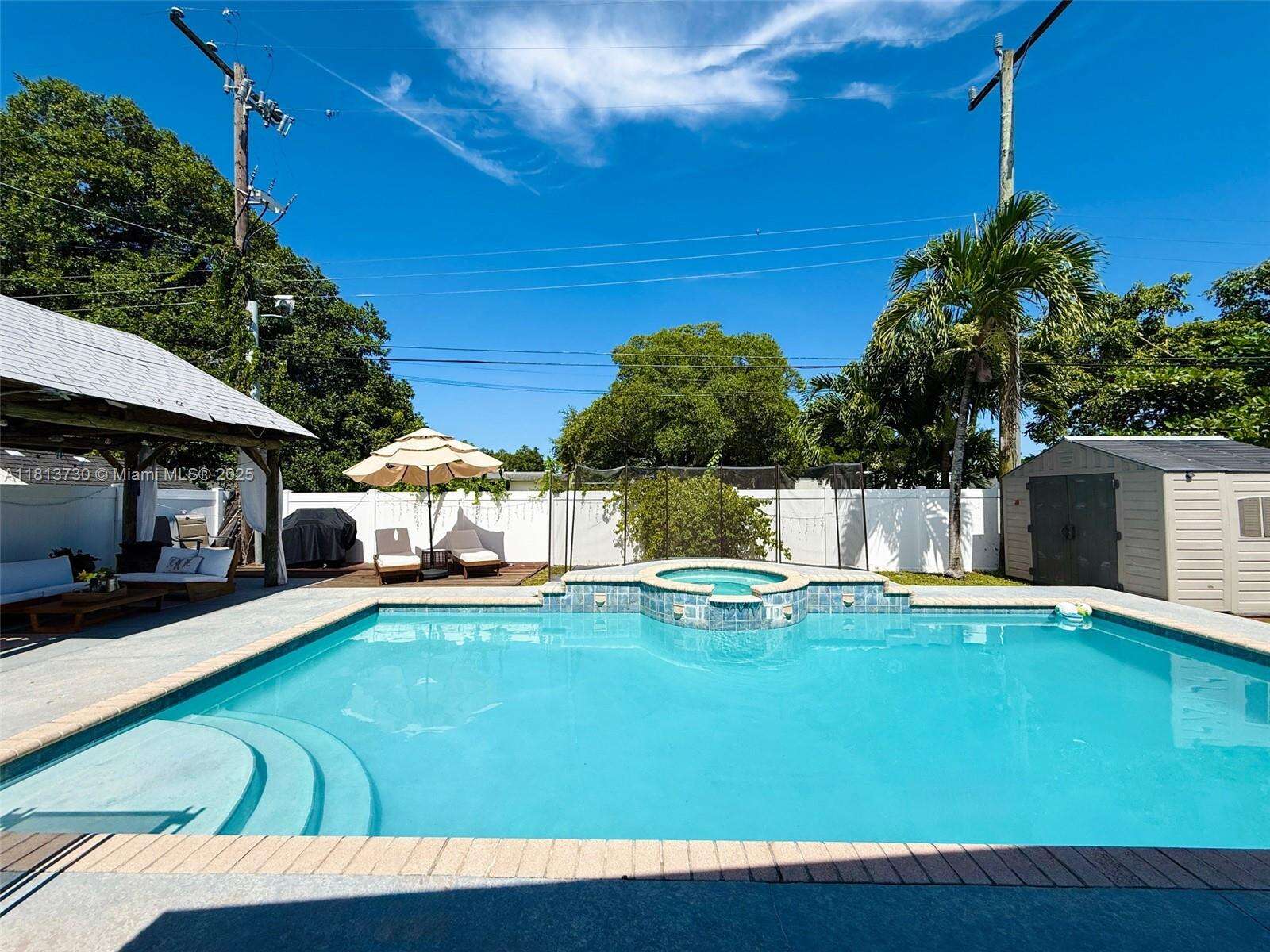 411 10th Terrace, Hallandale Beach, FL 33009 - For Sale photo 2