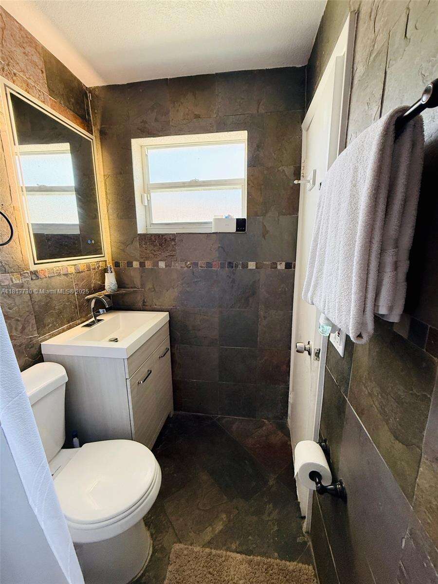 411 10th Terrace, Hallandale Beach, FL 33009 - For Sale photo 23