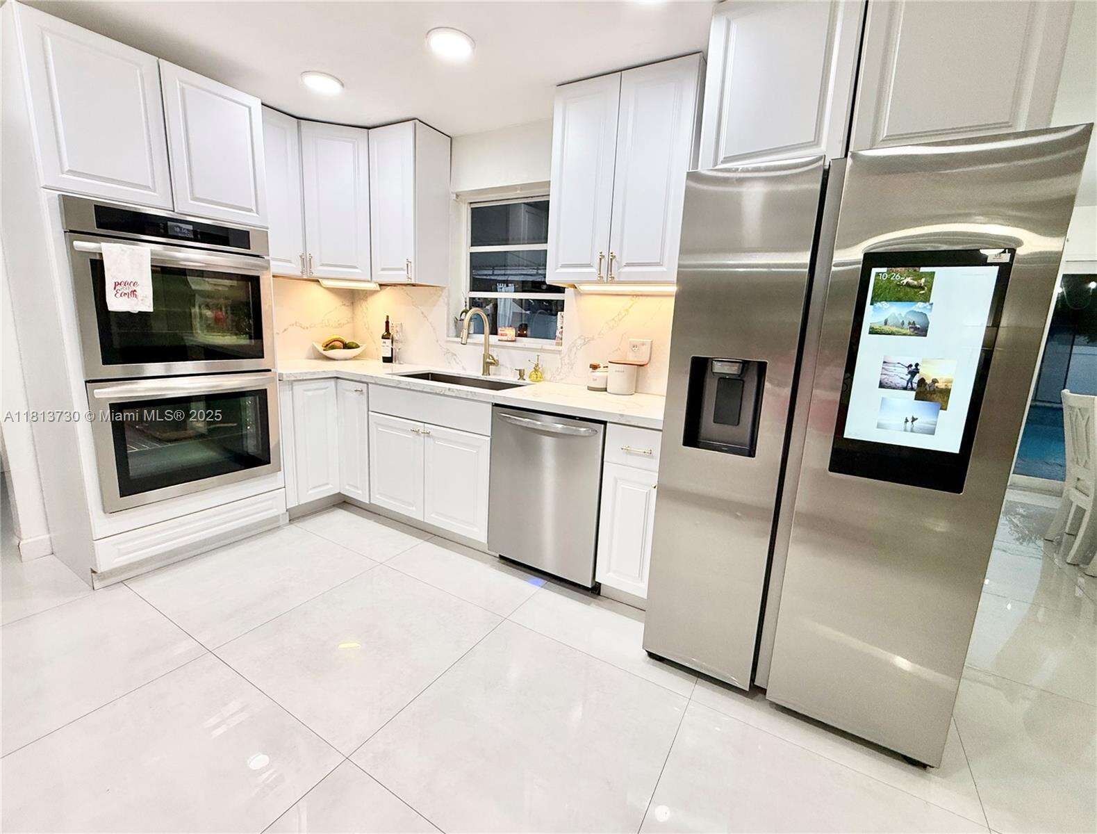 411 10th Terrace, Hallandale Beach, FL 33009 - For Sale photo 4