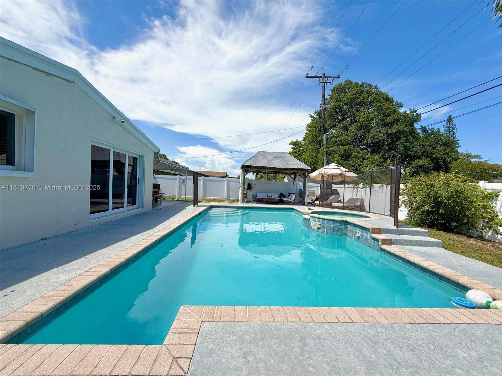 411 10th Terrace, Hallandale Beach, FL 33009 - For Sale photo 32