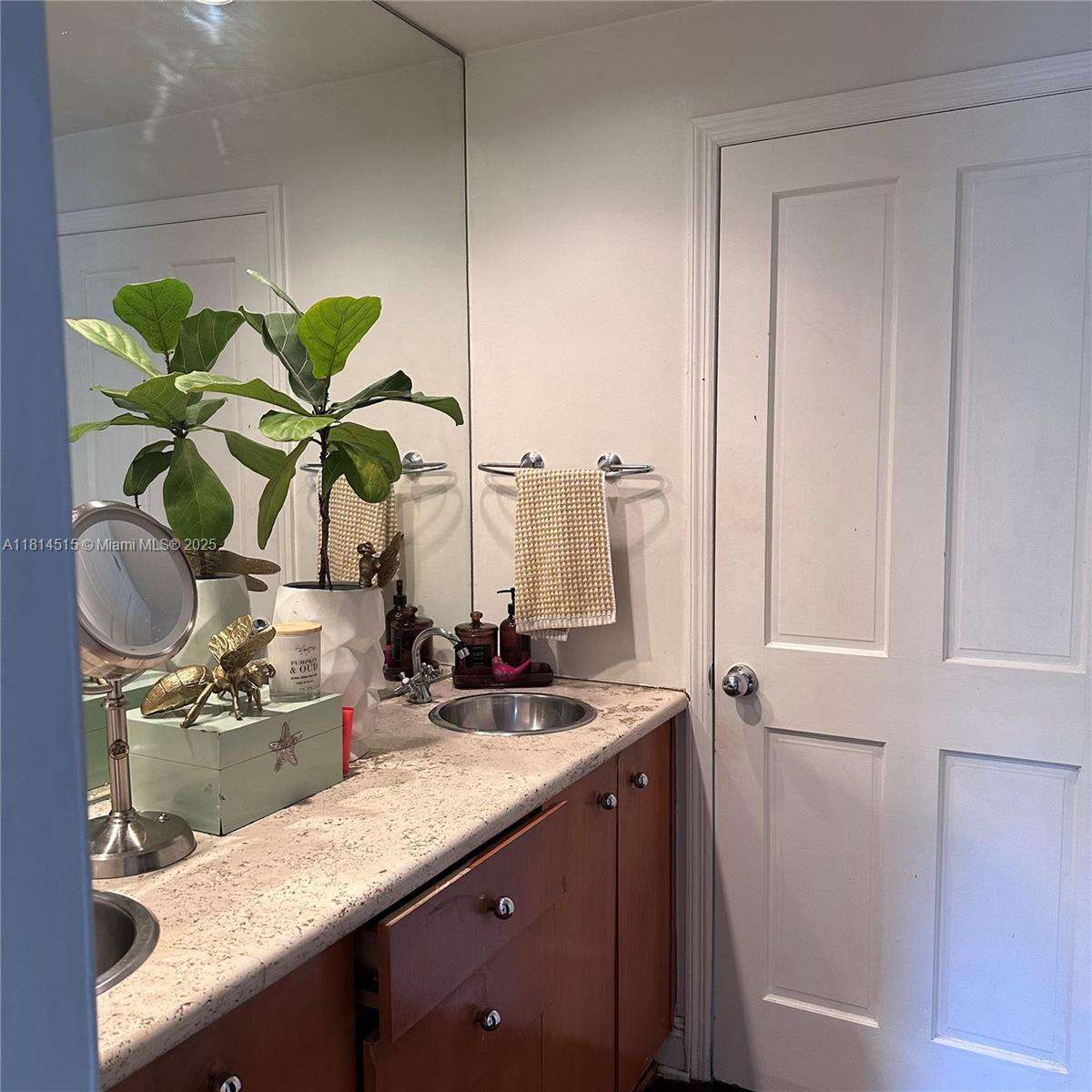 1691 Nethia Dr, Miami, FL 33133 | Picture 8