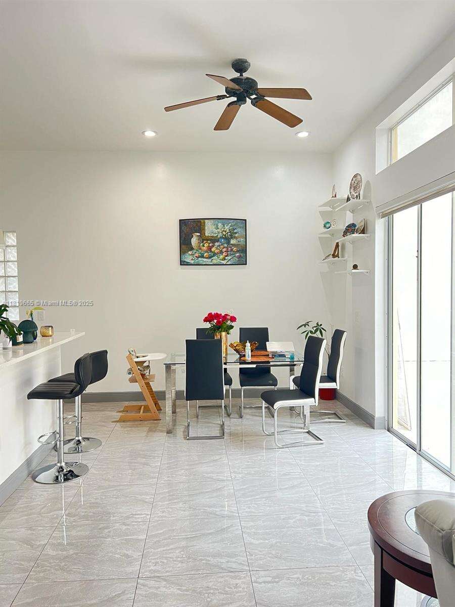 1120 Papaya St, Hollywood, FL 33019 | Picture 2