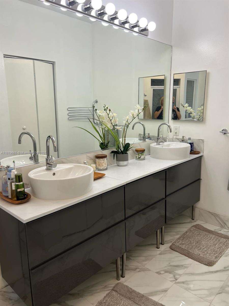 1120 Papaya St, Hollywood, FL 33019 | Picture 9