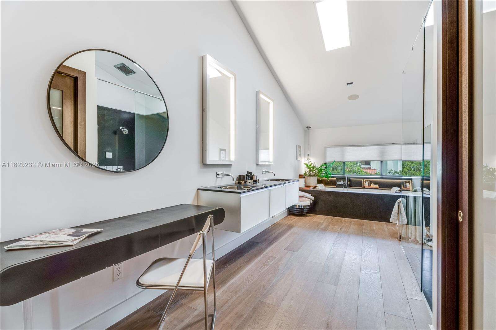 2000 Bayshore Dr, Miami, FL 33133 | Picture 13