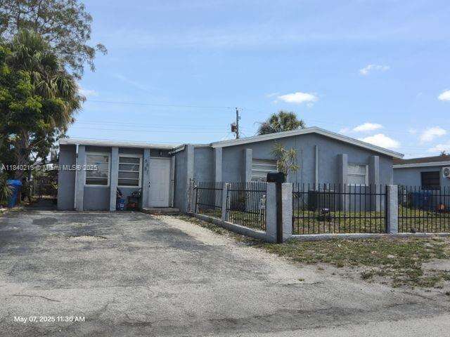 Hollywood, FL 33024 - For Sale photo 1