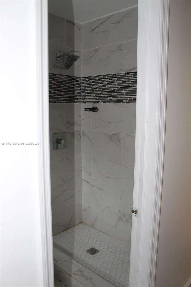 Hollywood, FL 33024 - For Sale photo 13