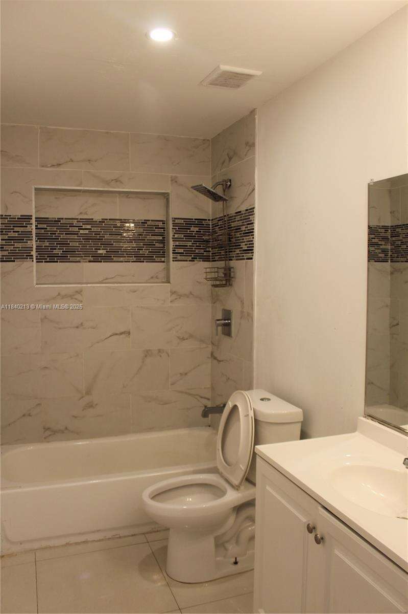 Hollywood, FL 33024 - For Sale photo 16