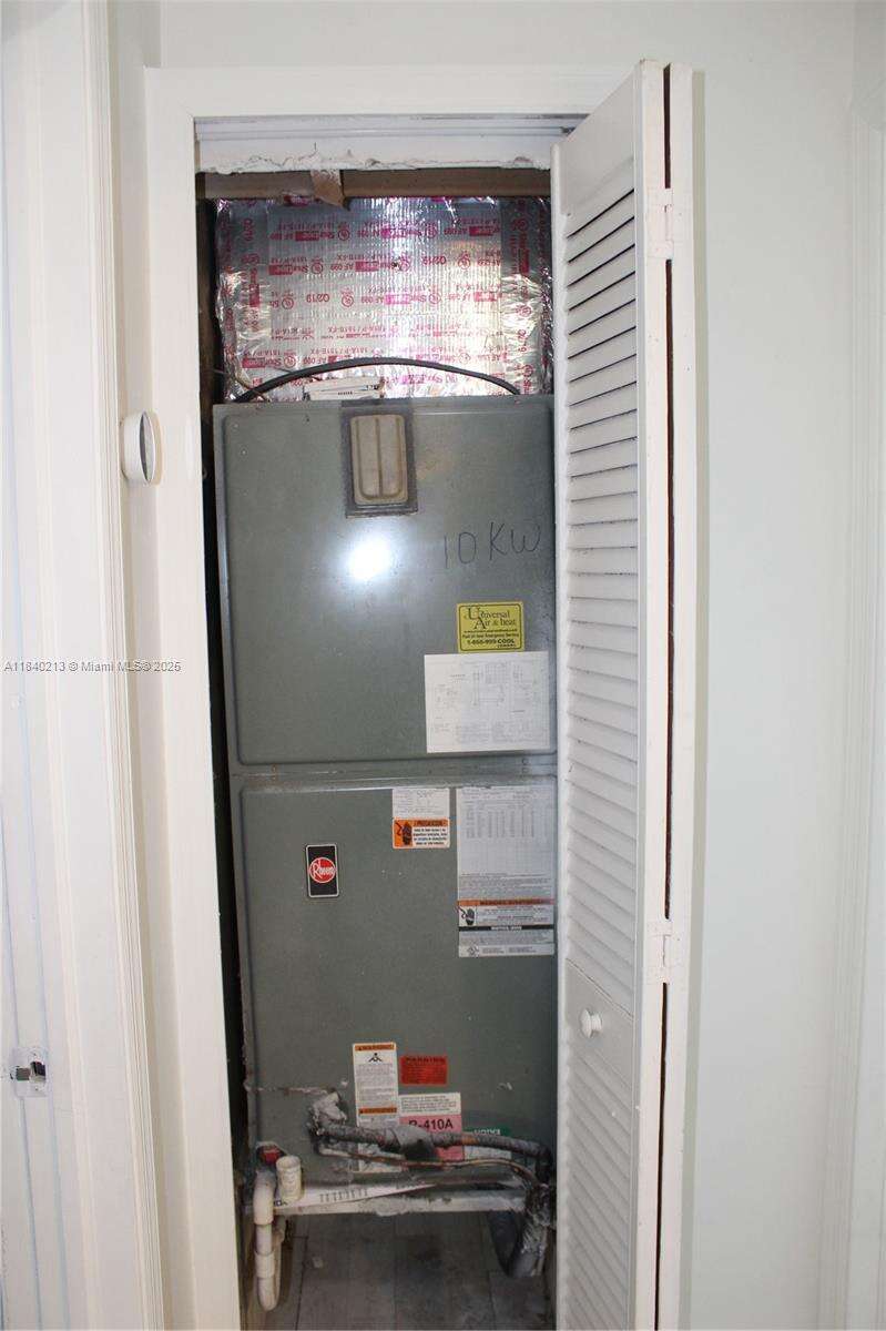 Hollywood, FL 33024 - For Sale photo 18