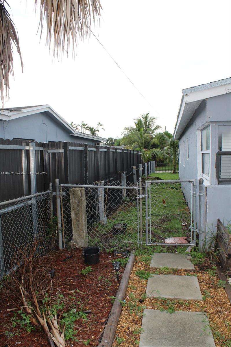 Hollywood, FL 33024 - For Sale photo 25