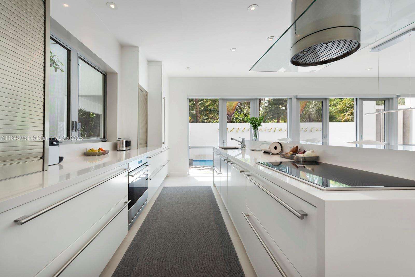 3175 Washington St, Miami, FL 33133 | Picture 17