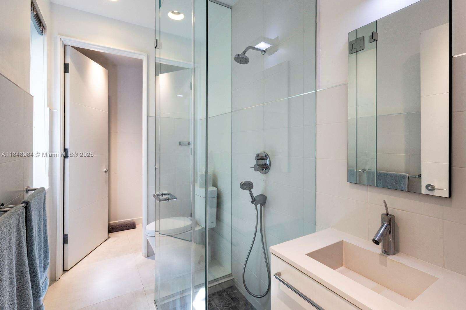 3175 Washington St, Miami, FL 33133 | Picture 25