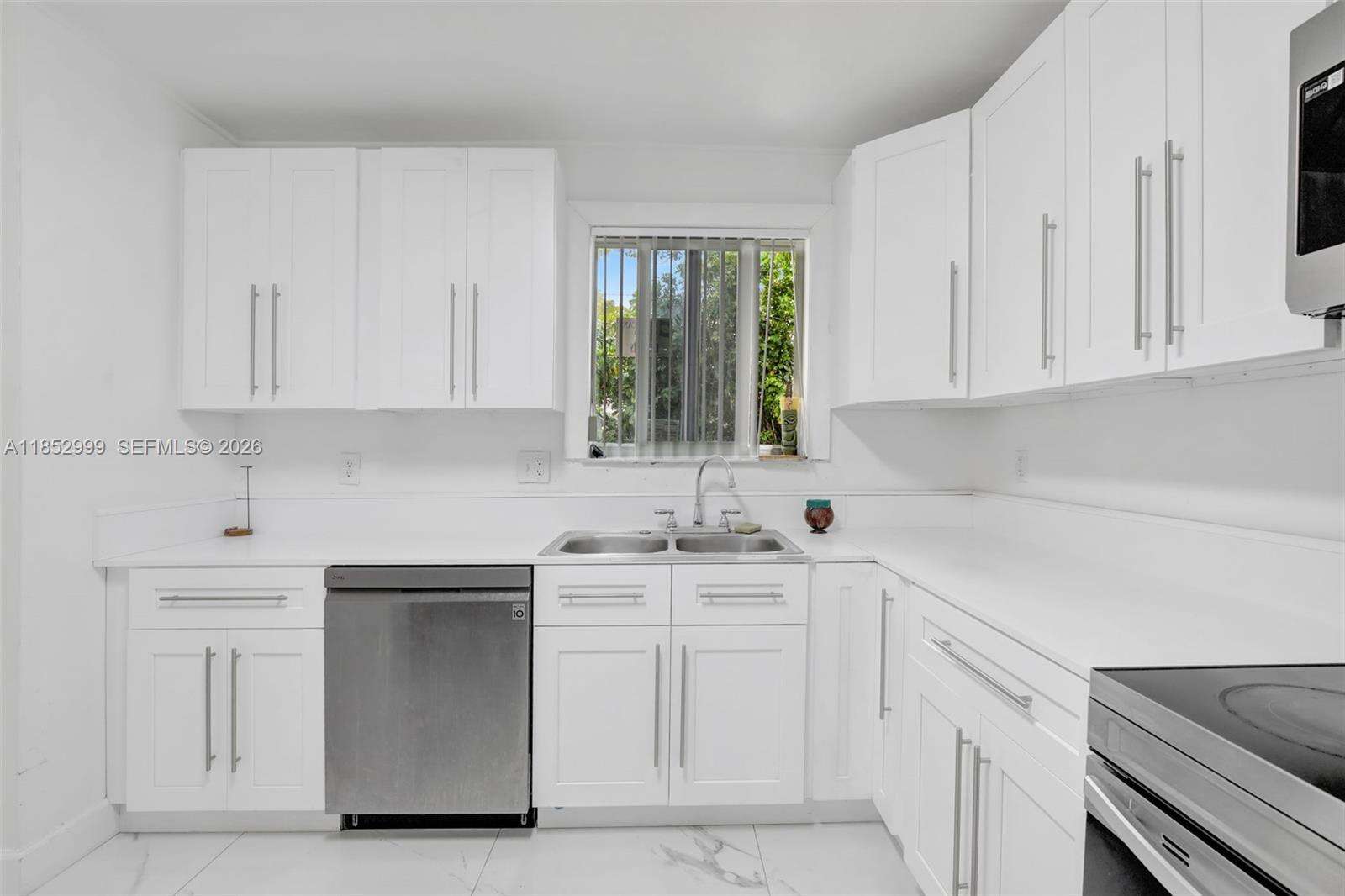 311 68th Ter, Pembroke Pines, FL 33023 - For Sale photo 9