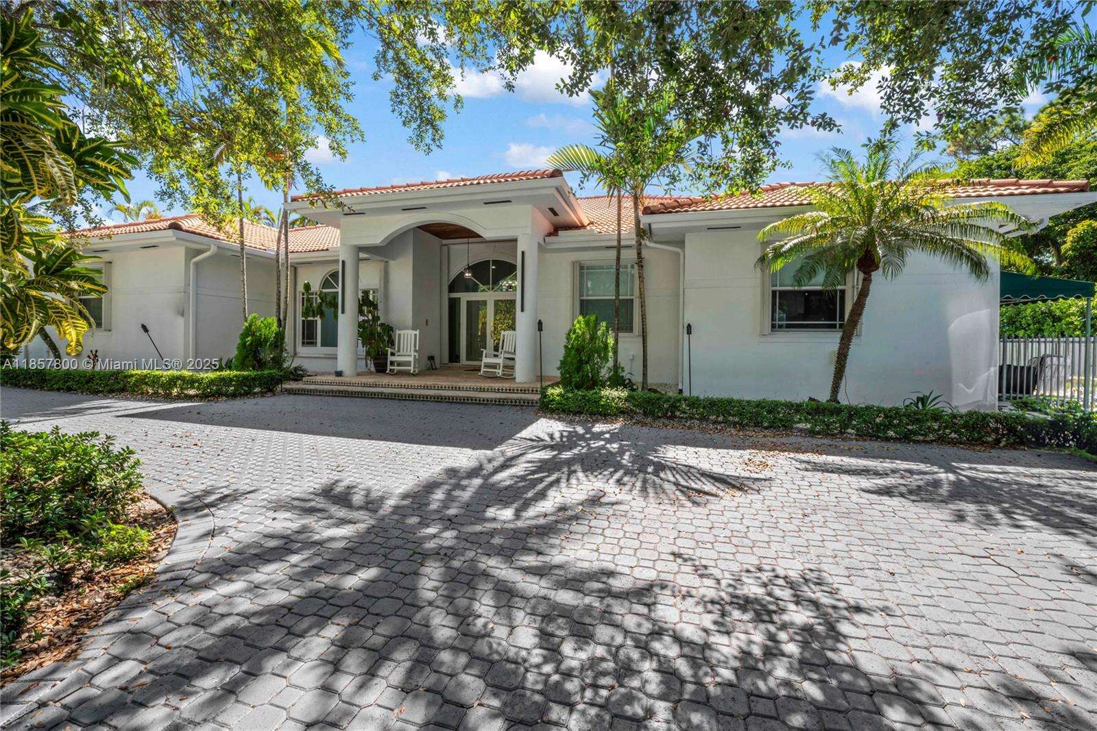 5750 67th Ave, Miami, FL 33143 - For Sale photo 1