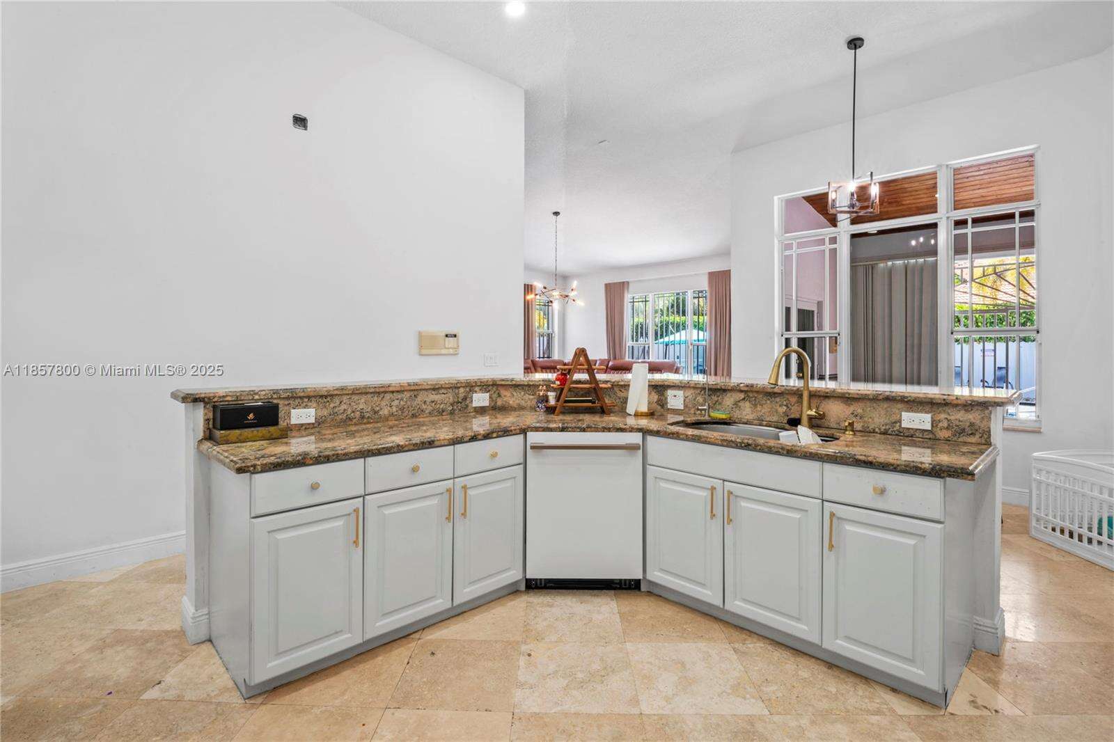 5750 67th Ave, Miami, FL 33143 - For Sale photo 28