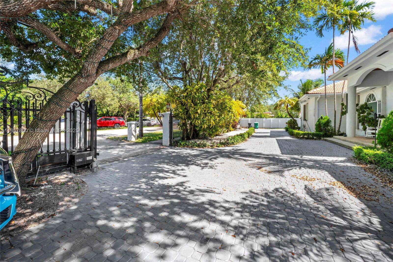 5750 67th Ave, Miami, FL 33143 - For Sale photo 6