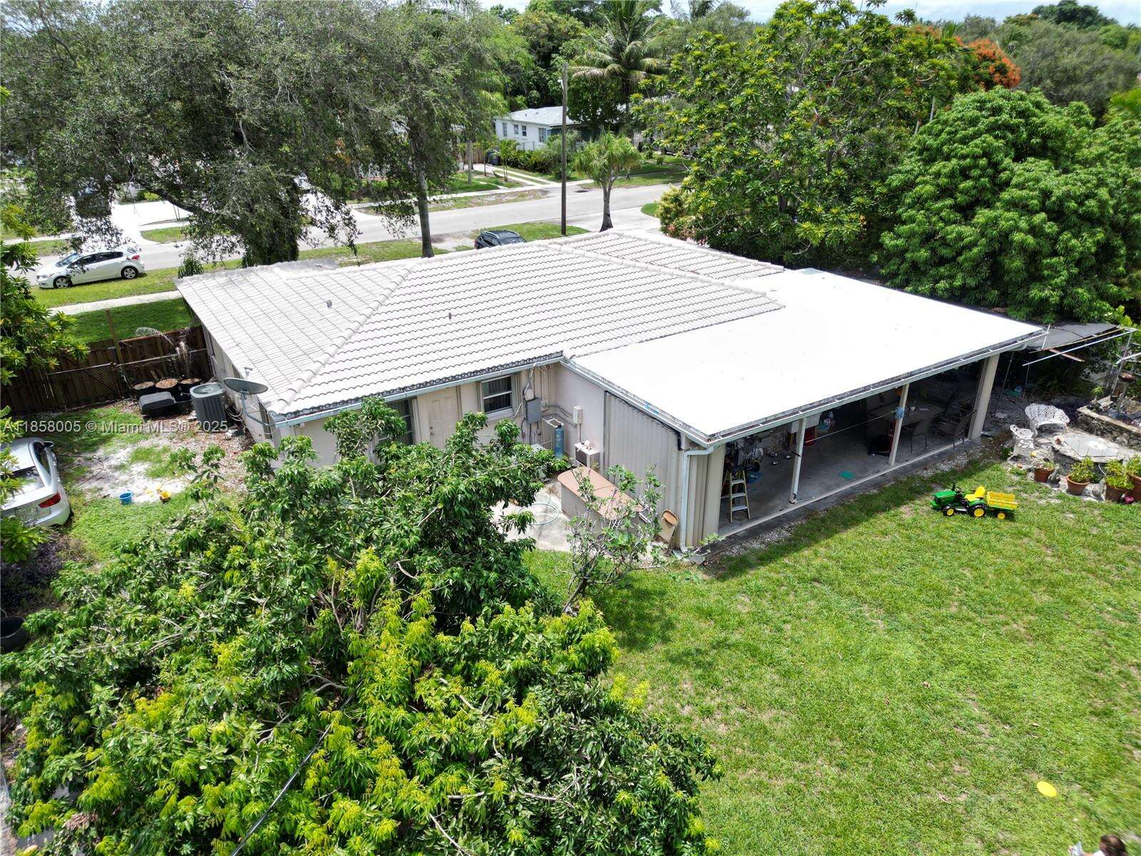 2527 Fillmore St, Hollywood, FL 33020 - For Sale photo 20