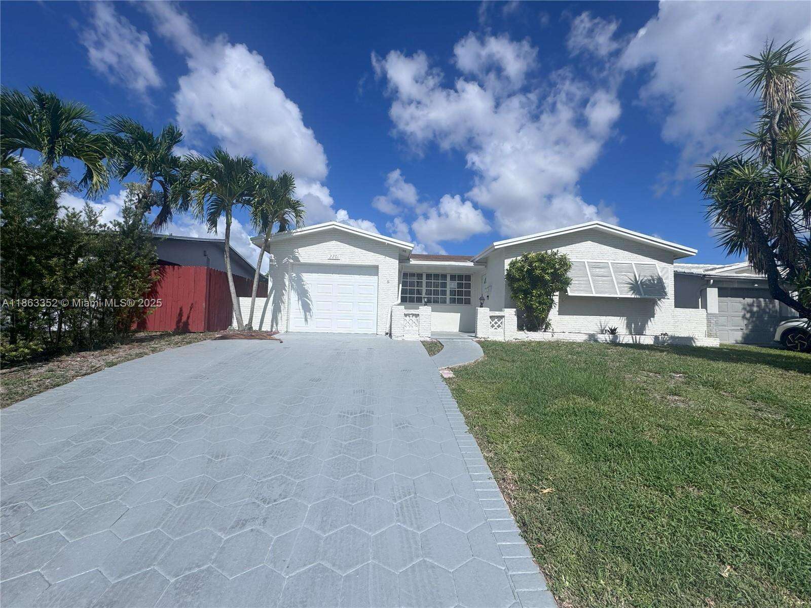 2201 54th Ave, Hollywood, FL 33021 | Picture 1
