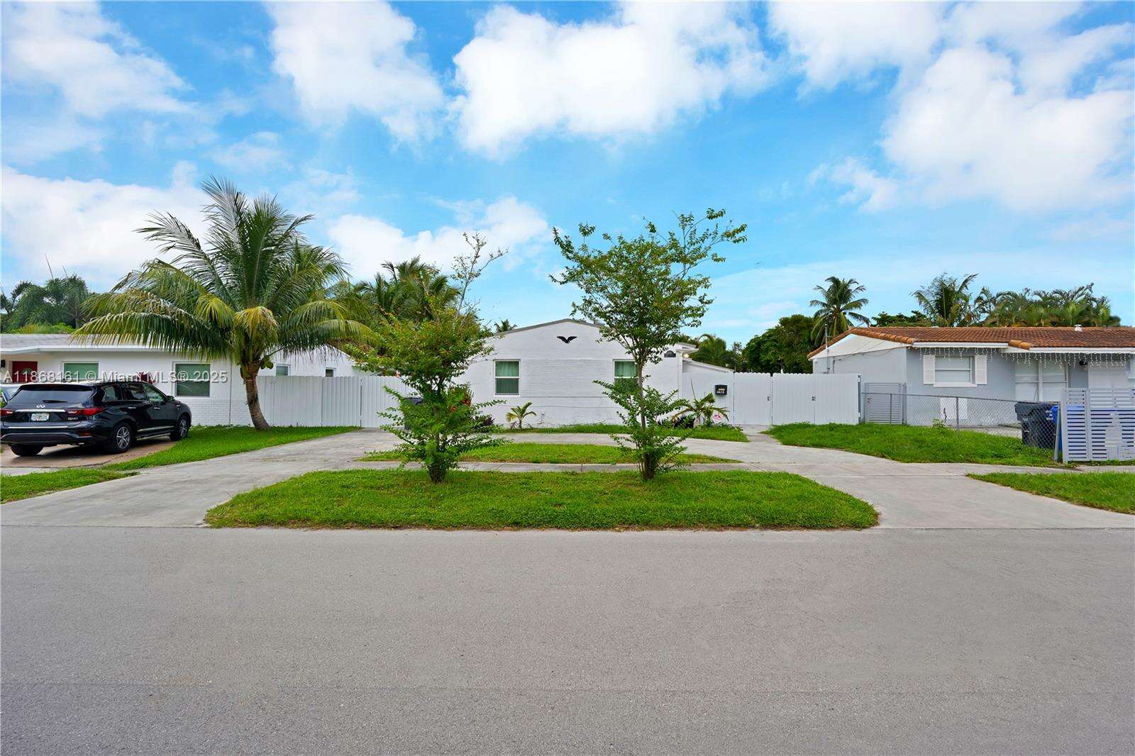 2615 Liberty St, Hollywood, FL 33020 - For Sale photo 2