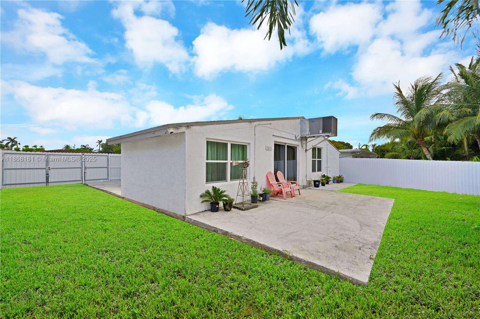 2615 Liberty St, Hollywood, FL 33020 - For Sale photo 3