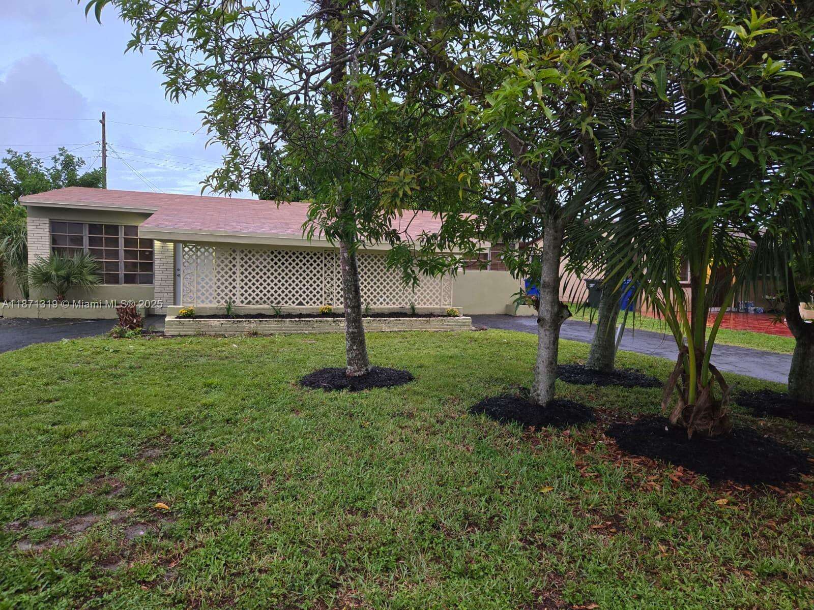 6751 Meade St, Hollywood, FL 33024 - For Sale photo 1