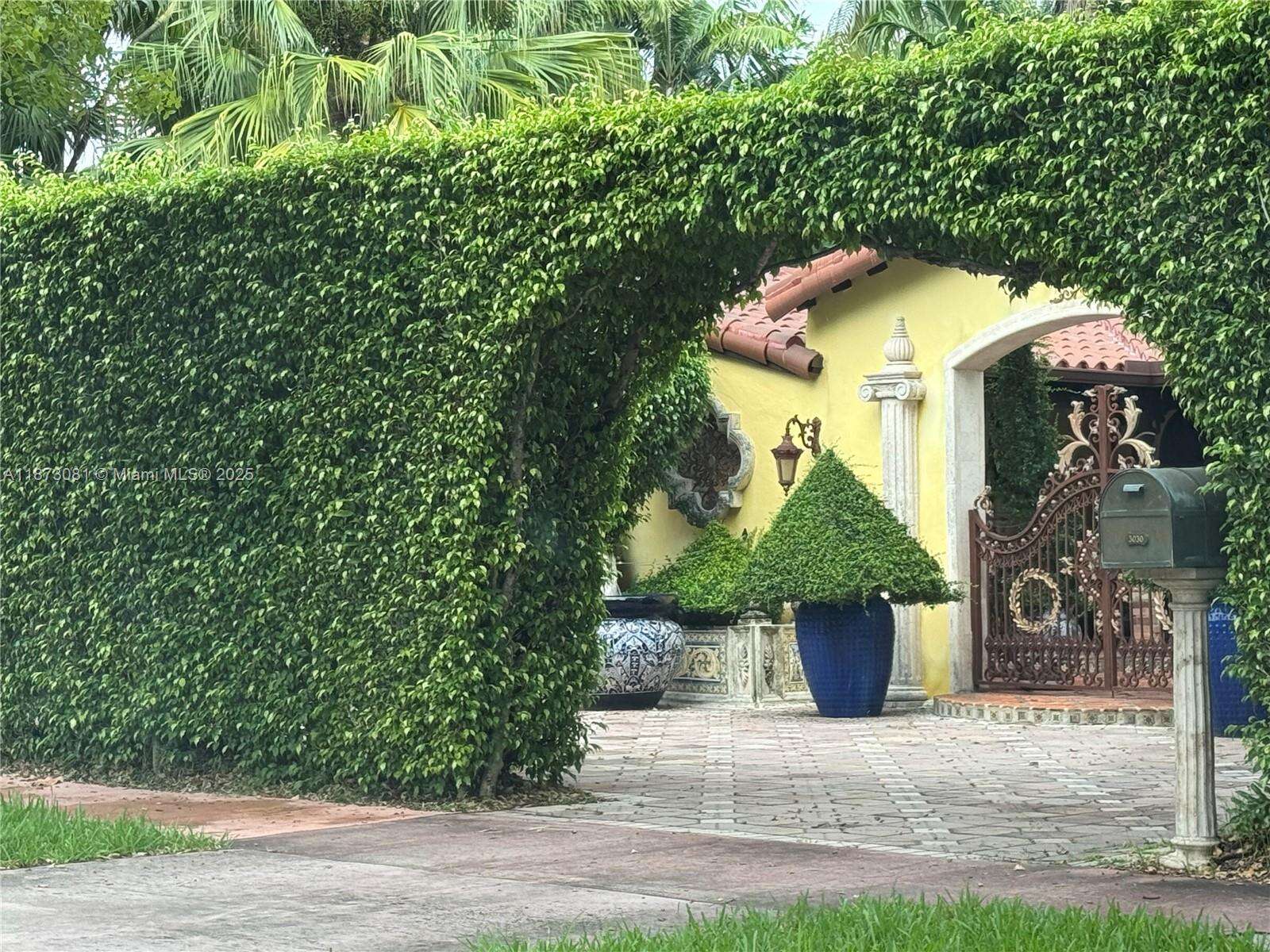 3030 Alton Rd, Miami Beach, FL 33140 | Picture 1