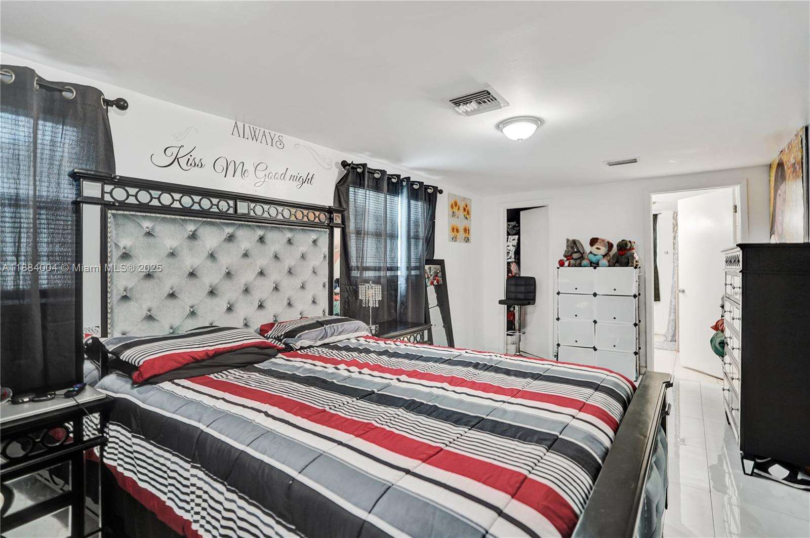320 71st Ave, Hollywood, FL 33024 - For Sale photo 11
