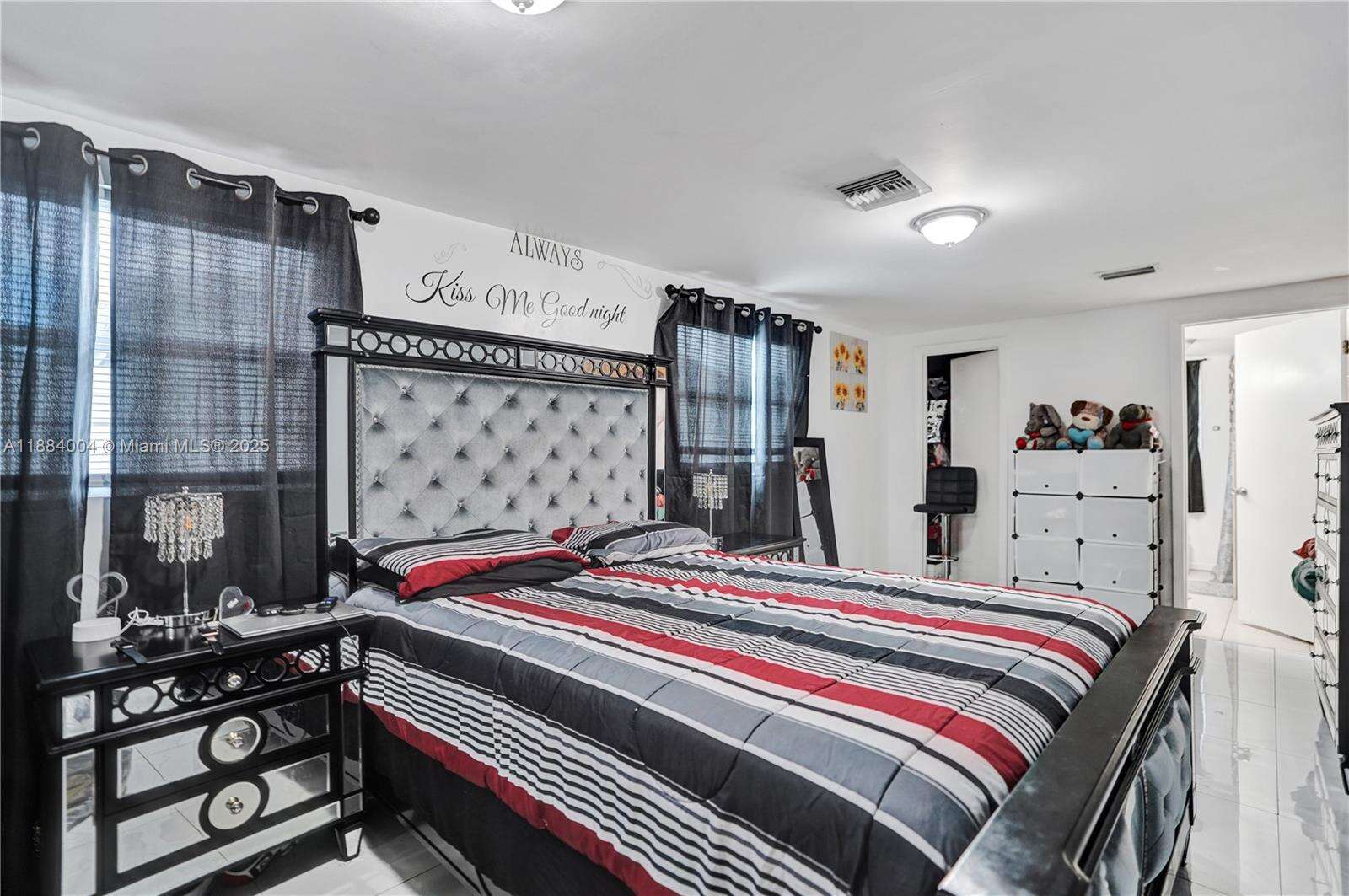 320 71st Ave, Hollywood, FL 33024 - For Sale photo 12
