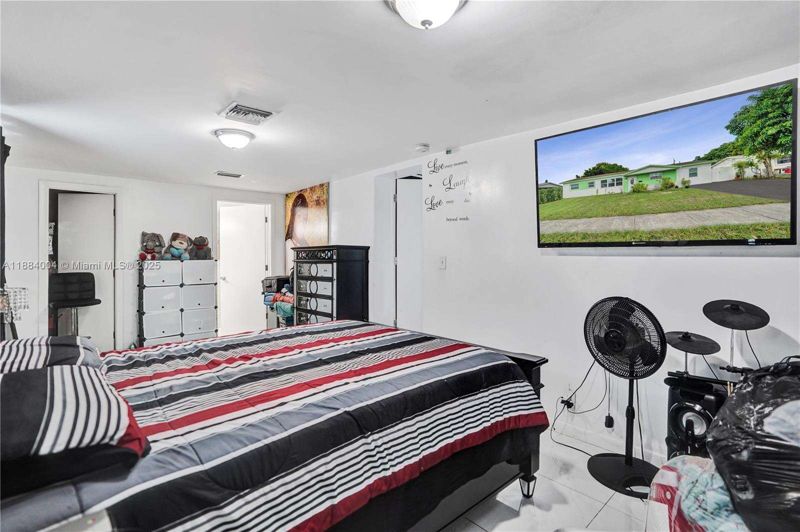320 71st Ave, Hollywood, FL 33024 - For Sale photo 9