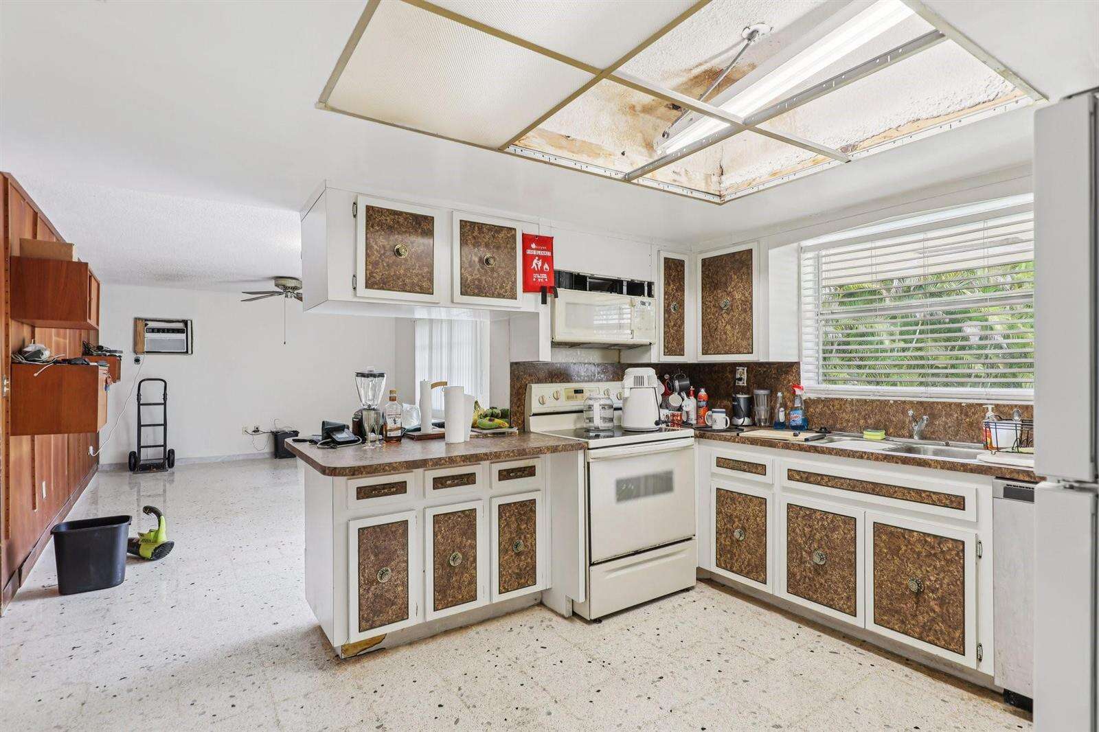 525 58th, Miami, FL 33137 - For Sale photo 11