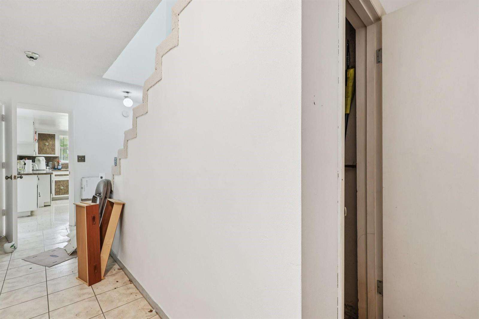 525 58th, Miami, FL 33137 - For Sale photo 12