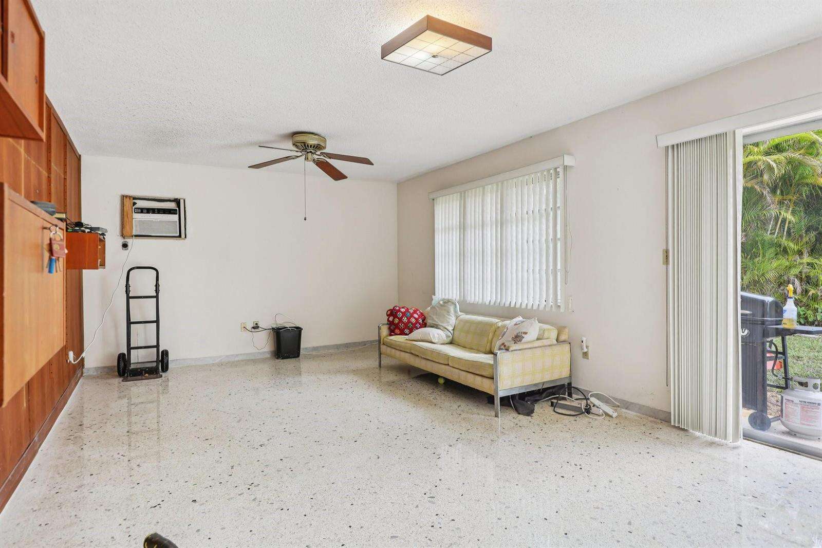 525 58th, Miami, FL 33137 - For Sale photo 5
