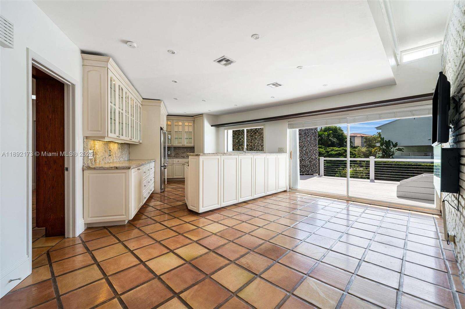 2120 Bayshore Dr, Miami, FL 33133 | Picture 12