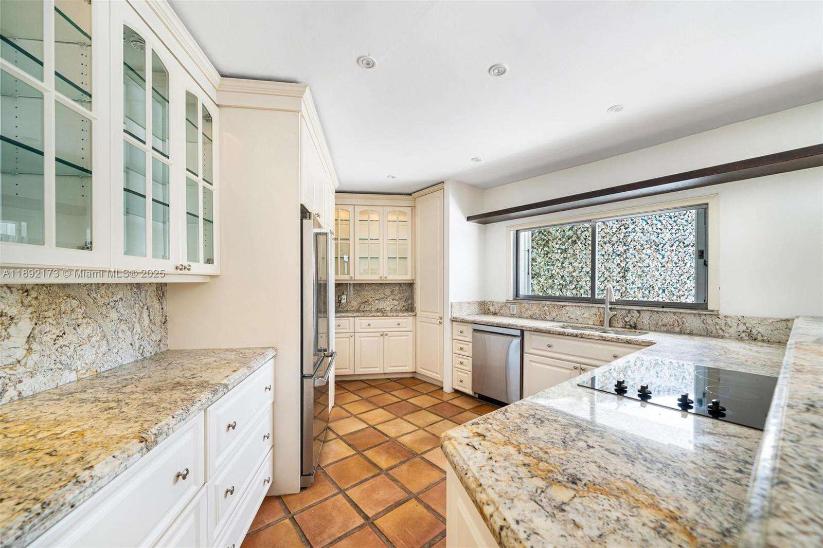 2120 Bayshore Dr, Miami, FL 33133 | Picture 13