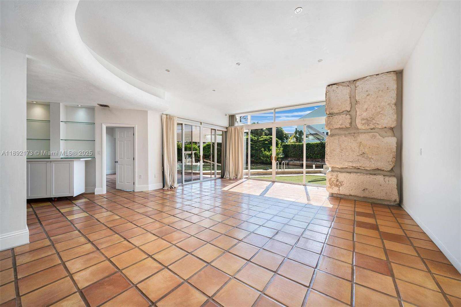 2120 Bayshore Dr, Miami, FL 33133 | Picture 3