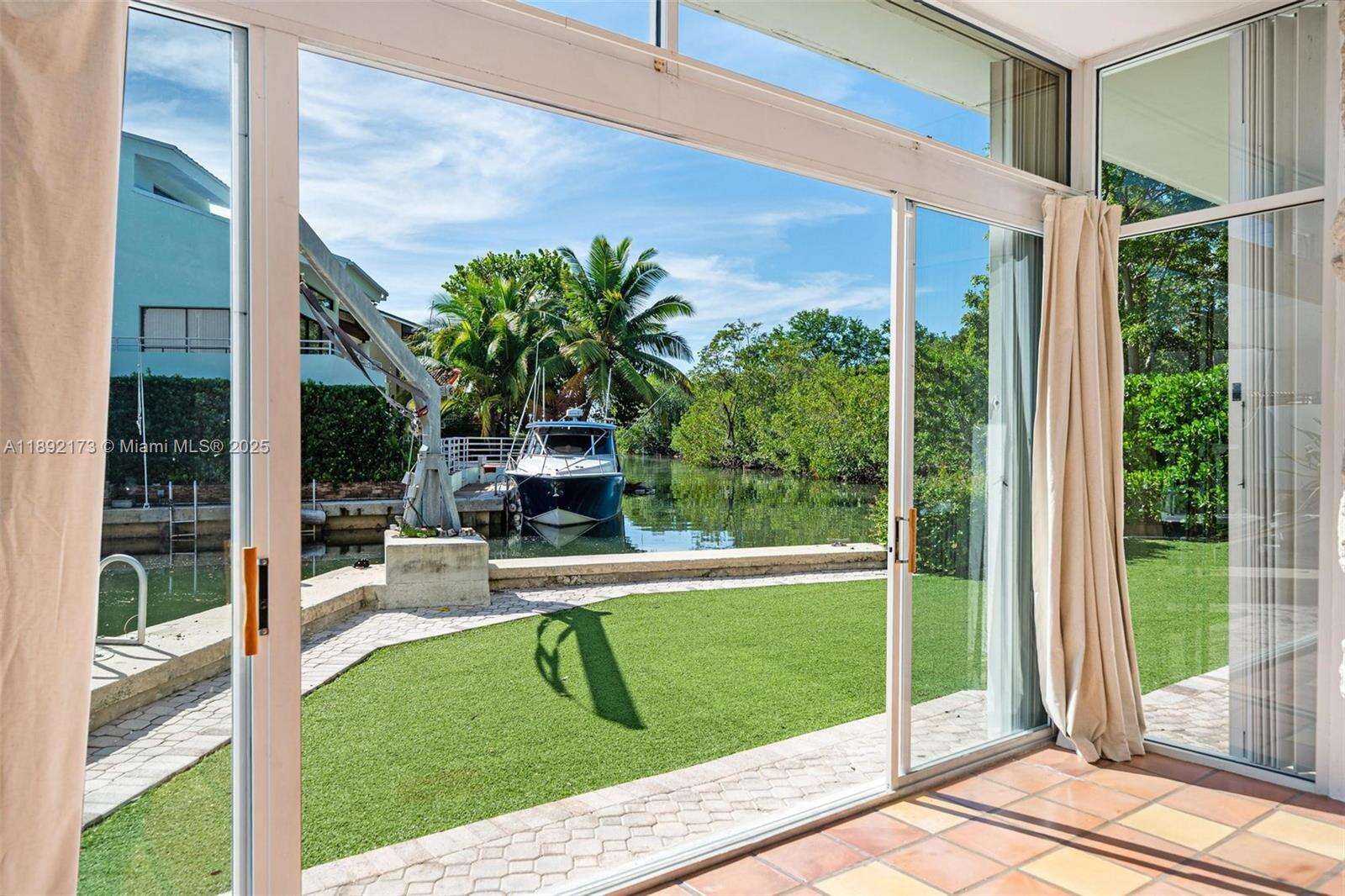 2120 Bayshore Dr, Miami, FL 33133 | Picture 4