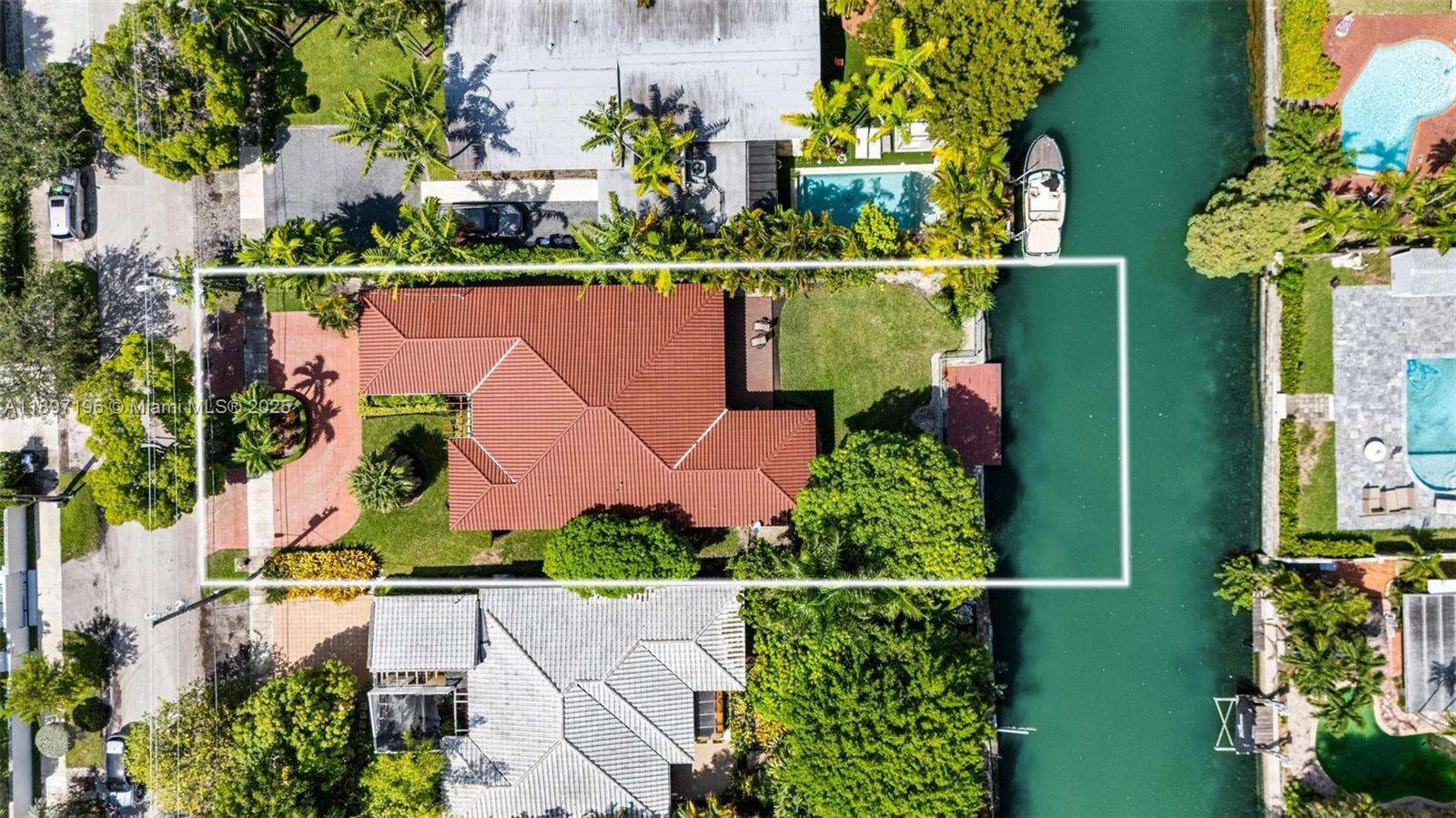 1855 Daytonia Rd, Miami Beach, FL 33141 | Picture 2