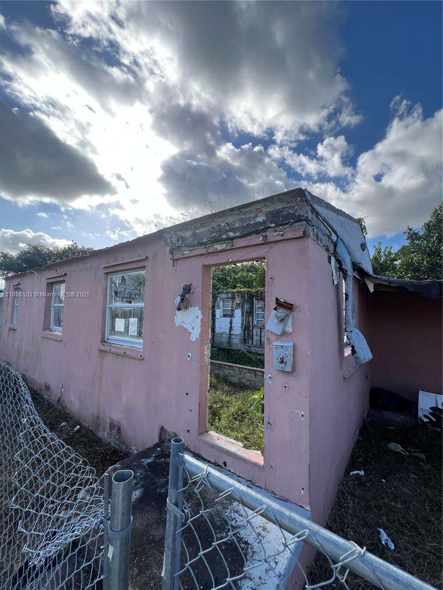 2122 Dewey St, Hollywood, FL 33020 | Picture 3