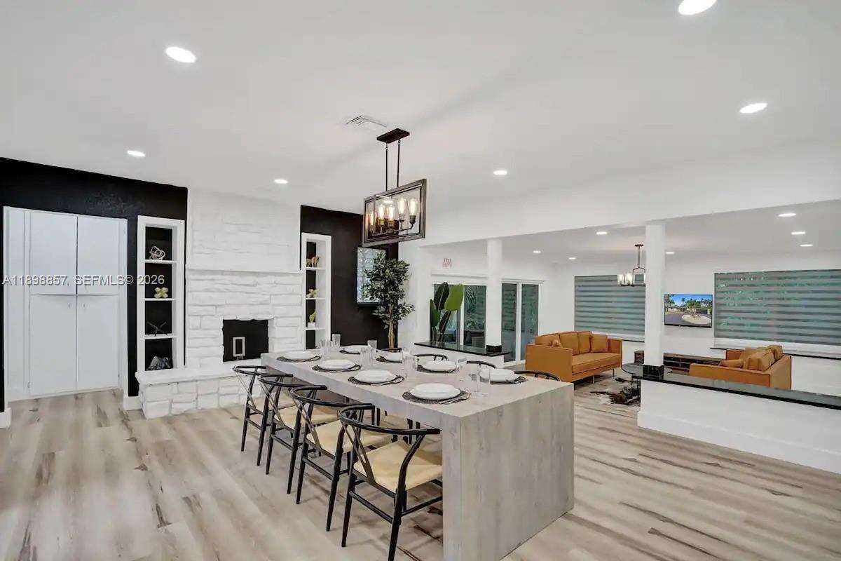 2100 28th Way, Fort Lauderdale, FL 33312 - For Sale photo 2