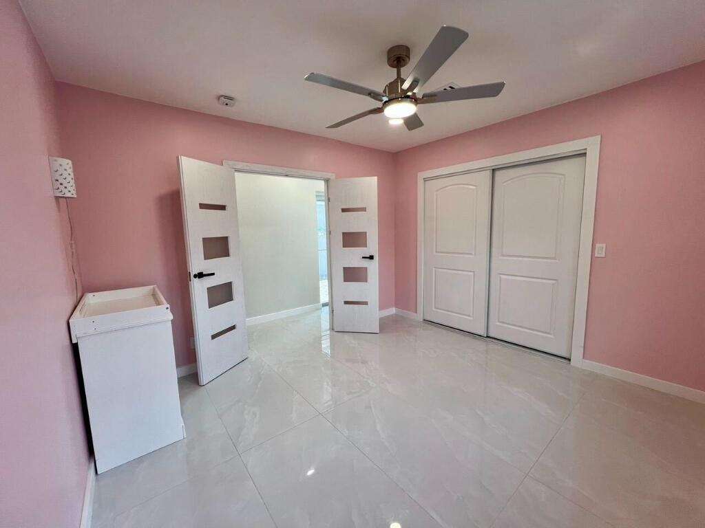 1042 Tyler, Hollywood, FL 33019 - For Sale photo 12