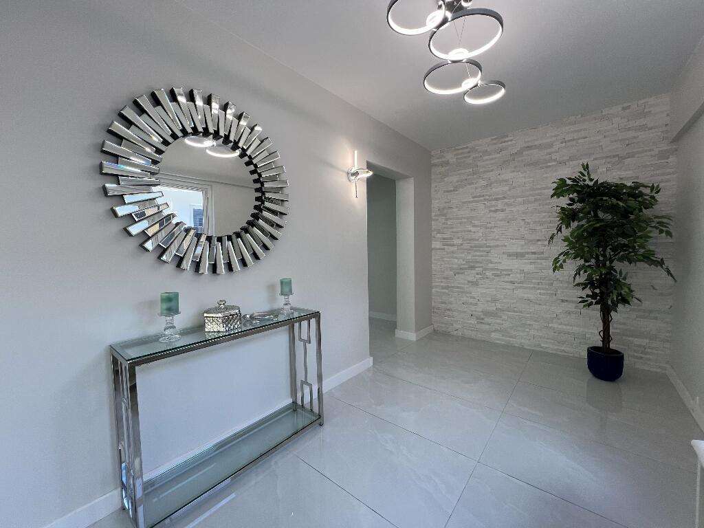 1042 Tyler, Hollywood, FL 33019 - For Sale photo 3