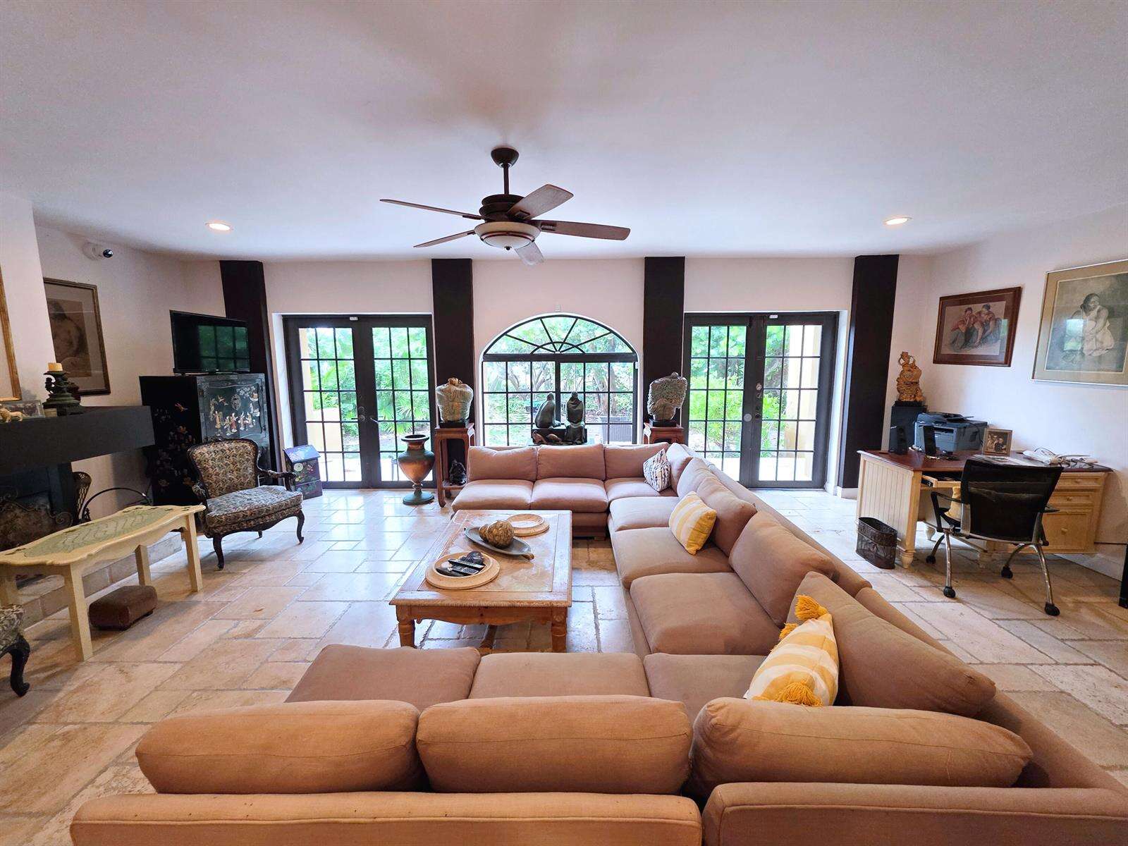 4200 Surf, Hollywood, FL 33019 - For Sale photo 4